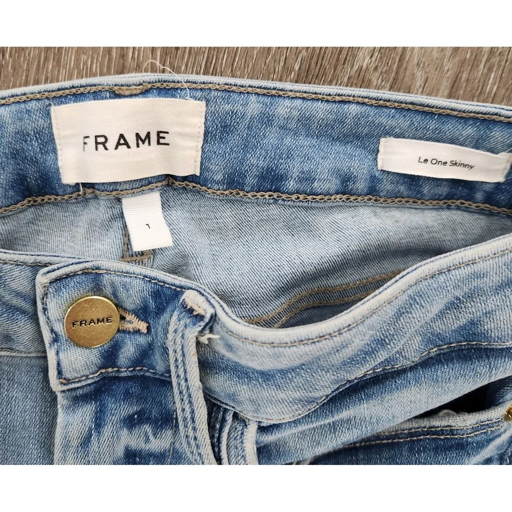 FRAME Le One Skinny Jeans Light Wash Blue High Rise Stretch Denim Size 1